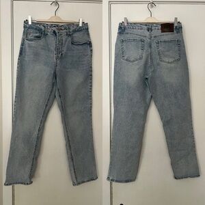 Frye Straight Leg Jeans High Rise Light Wash Stretch Denim 8/29